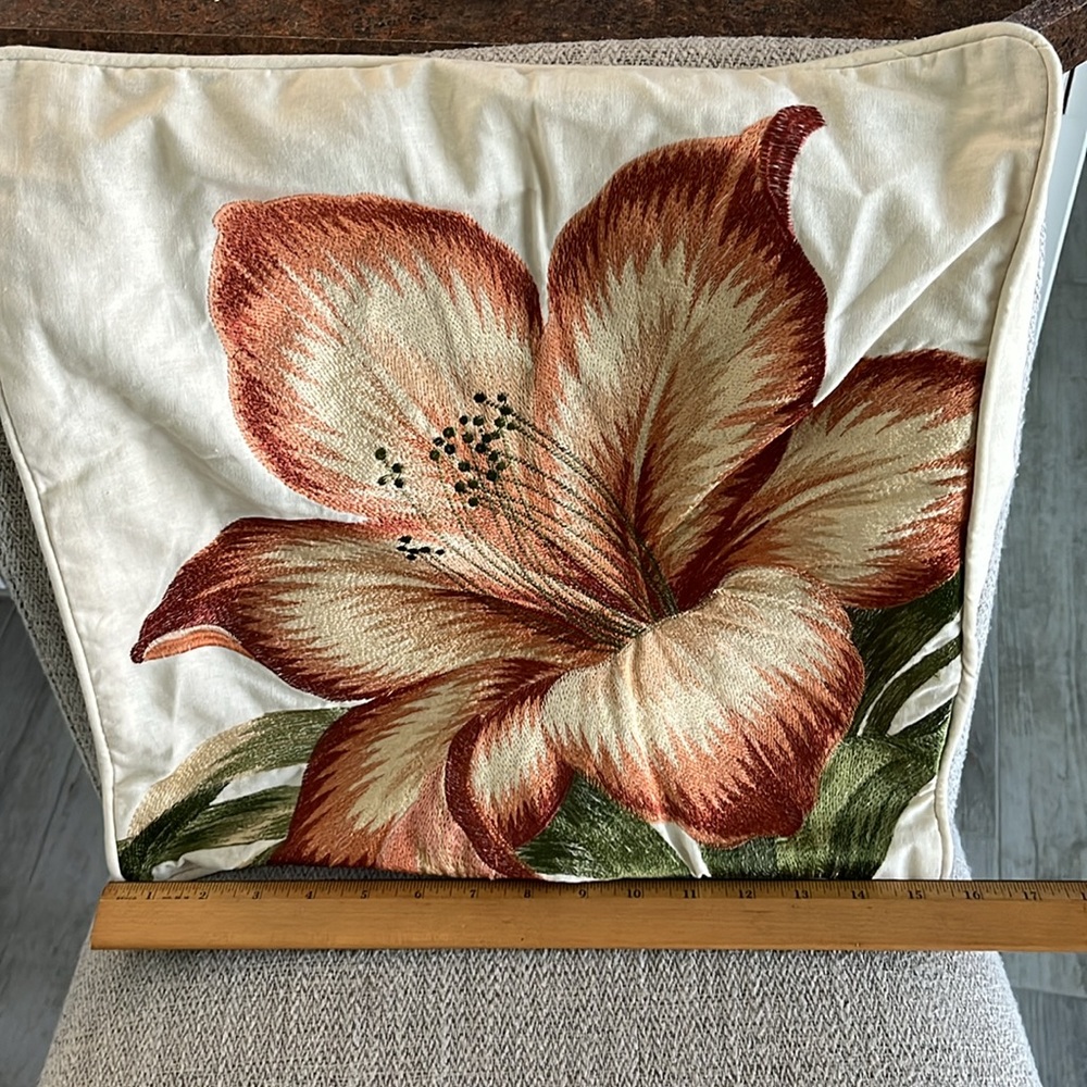 Tommy Bahama embroidered floral tropical pillow cover 100% cotton hibiscus 16x16 - Picture 8 of 12